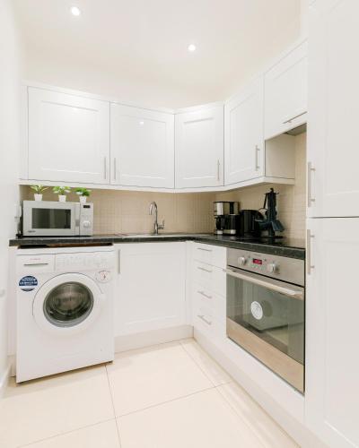 Natural History Museum Apartments - image 10