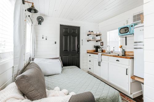 Downtown Tiny Home near Shenandoah National Park in New Market (VA)