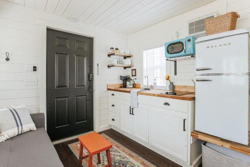 Instalaciones, Downtown Tiny Home near Shenandoah National Park in New Market