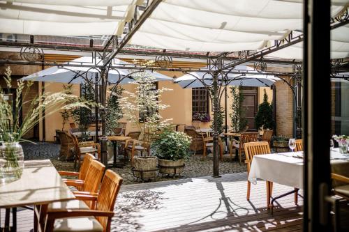 Euterpe Hotel - image 8