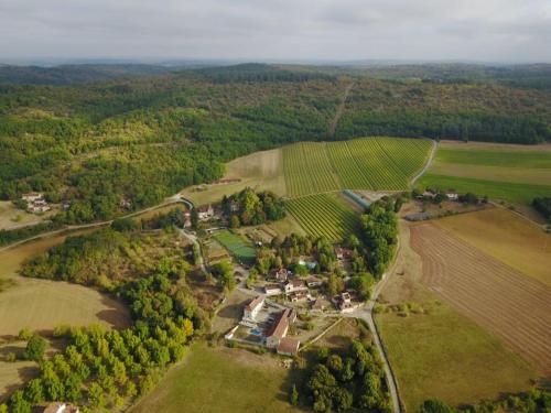 Gite st cirq Lapopie piscine vue imprenable