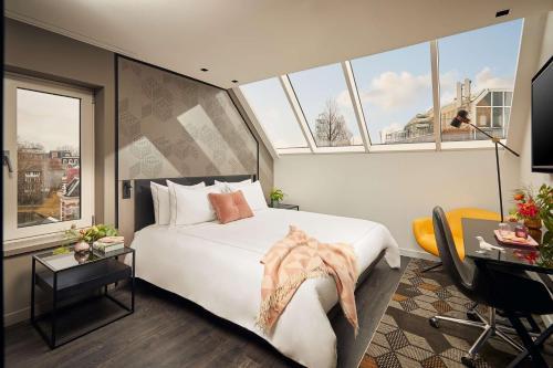 1 king bed, 1 sofa bed