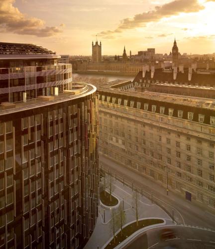 London golden eye - Picture of Park Plaza Westminster Bridge London -  Tripadvisor