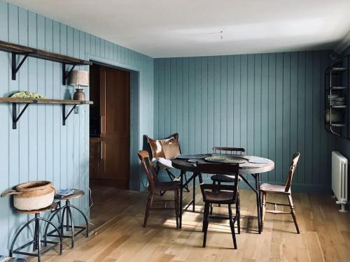 Harbour Side, Luxury, Twin Level Loft in Burghead