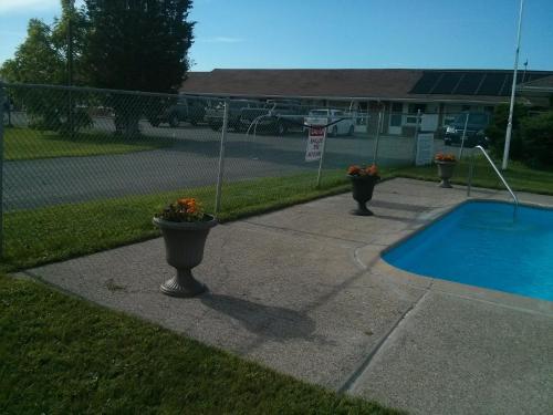 Úszómedence, Port Motel in Camelot Beach (ON)