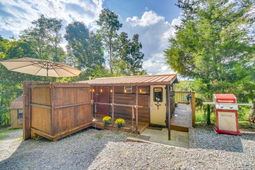 Sevierville Studio Cabin Rental with Private Hot Tub in Sevierville, USA