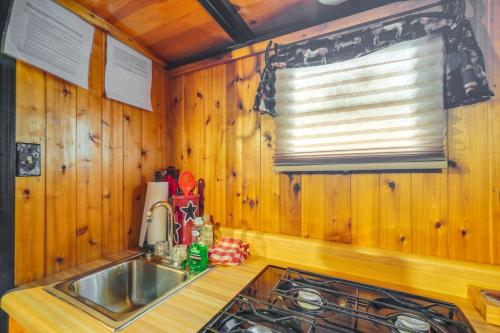 Sevierville Studio Cabin Rental with Private Hot Tub in Sevierville, USA