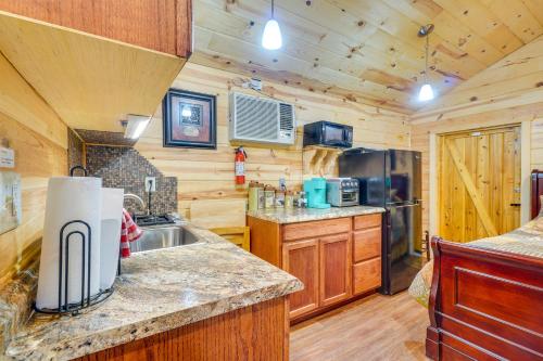 Sevierville Cabin Retreat with Private Hot Tub! in Sevierville, USA