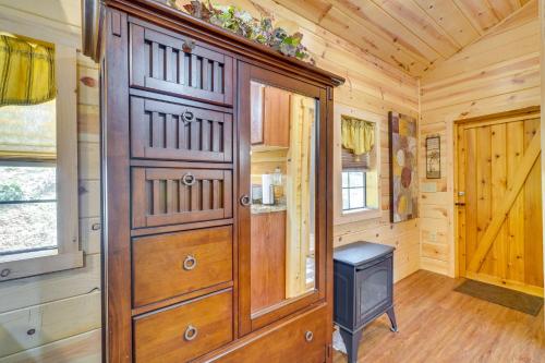 Sevierville Cabin Retreat with Private Hot Tub! in Sevierville, USA