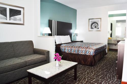 Relax Inn Motel and Suites Omaha thumb 4