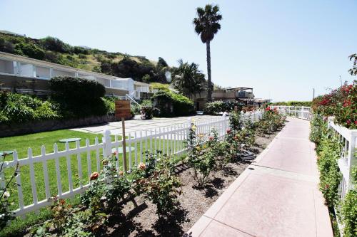 Malibu Country Inn