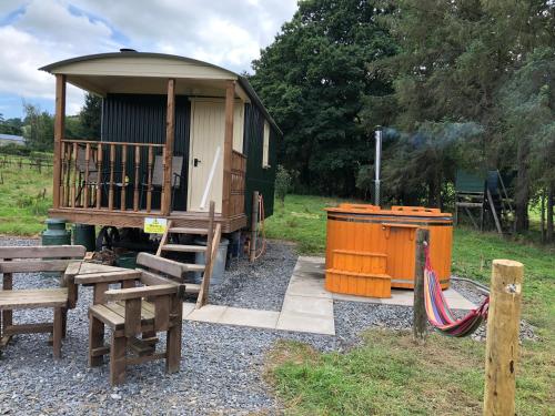 Shepherds Hut at The Retreat in Llanrhaeadr-ym-Mochnant