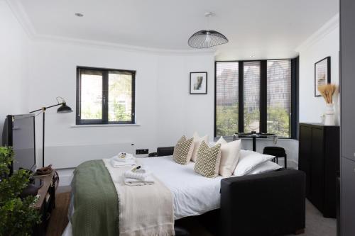 Picture of London Mews, Modern Apartment - Sleeps 4