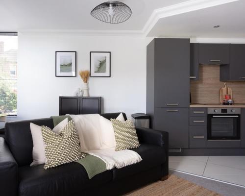 Picture of London Mews, Modern Apartment - Sleeps 4