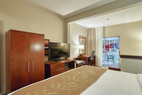 Comfort Suites Appleton Airport - image 6