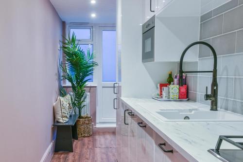 Clapham Calm 2 Bedroom Flat with Garden, Londyn (zdjęcie 7)
