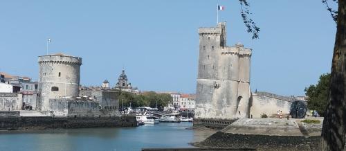 La Cabane Bleue gîte à louer Salles-sur-Mer