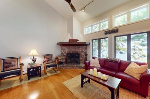 . Moose Pond Lake House
