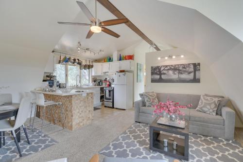 Mariposa Home with Furnished Patio and Sierra Mtn Views - image 3