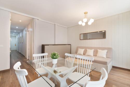One-Bedroom Apartment image 10