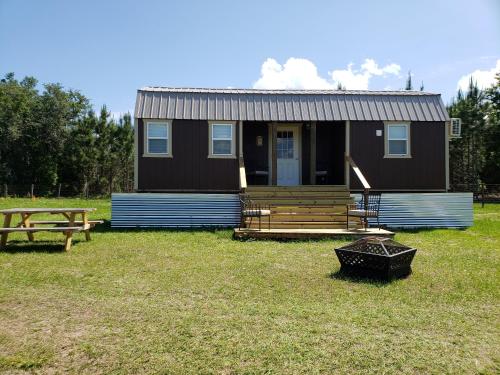 Tiny Paradise Escape llc in Howey in the Hills, USA