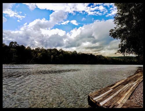 Lakefront Oasis