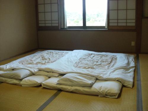 Miharaso The 1-star Miharasou Ryokan offers comfort and convenience whether youre on business or holiday in Hyogo. Featuring a complete list of amenities, guests will find their stay at the property a comfort