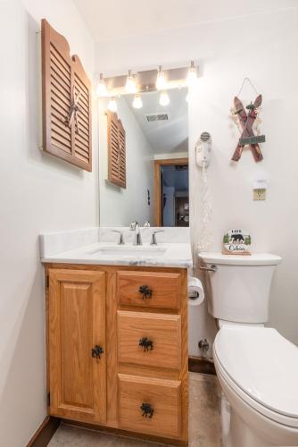 Cozy Seven Springs 1 Bedroom Deluxe Condo Sleeps 4 - main image