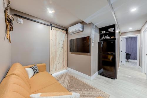 North House - Beautiful Vieux 2 Bedroom Apt - image 4