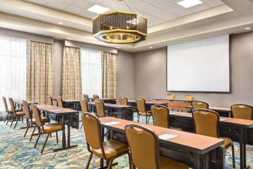 Hilton Garden Inn Houston Energy Corridor - image 9