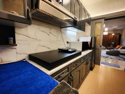 The Jewel with FREE WiFi and Box TV