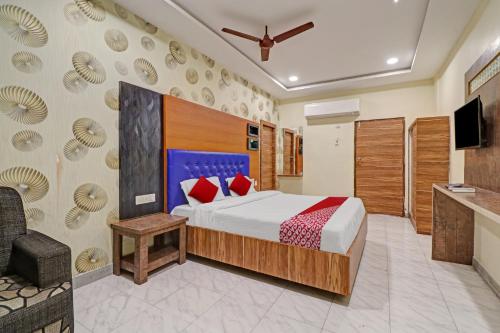 OYO Flagship Hotel Aditya Grand Inn