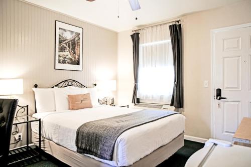 Sierra Mountain Inn - image 10