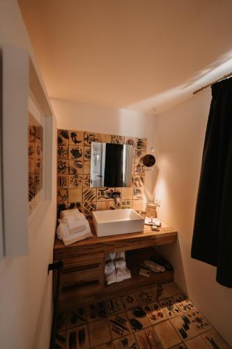493330588 Praia Art Resort - Small Luxury Hotels of the world