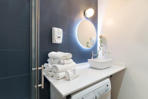 One-Bedroom Apartment with Balcony image 10