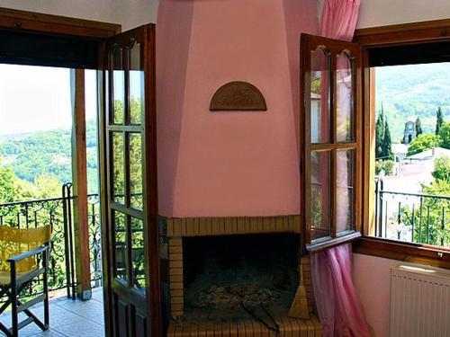 Guesthouse Rousis - image 3