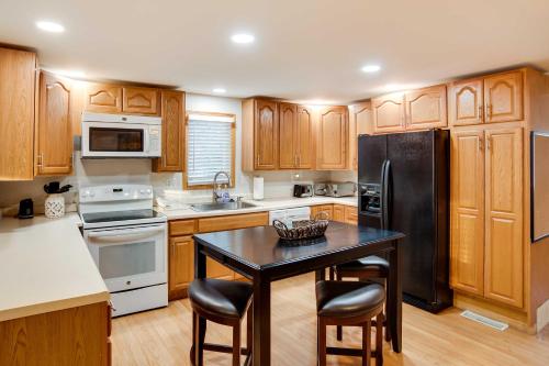 Charming Iowa Abode Near Knoxville Raceway! in Knoxville (IA)