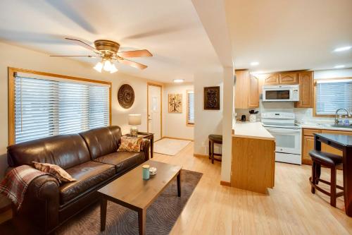 Charming Iowa Abode Near Knoxville Raceway! in Knoxville (IA)
