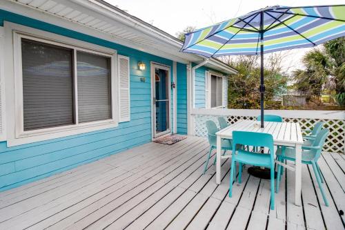 Tybee Island Home with Game Room and Pet-Friendly Yard! - image 11