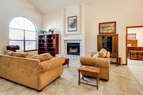 Albuquerque Home with Spacious Yard and Fire Pit!