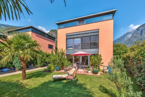  Casa Oliver, tra la Calanca e i castelli di Bellinzona in Grono