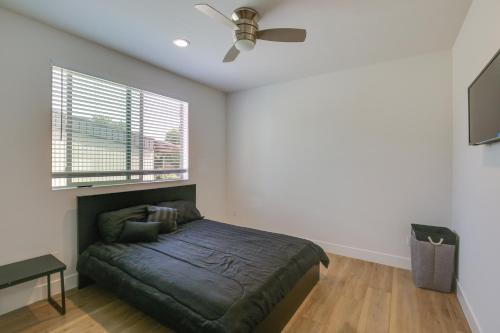 Pet-Friendly Paramount Home, 16 Mi to Los Angeles!