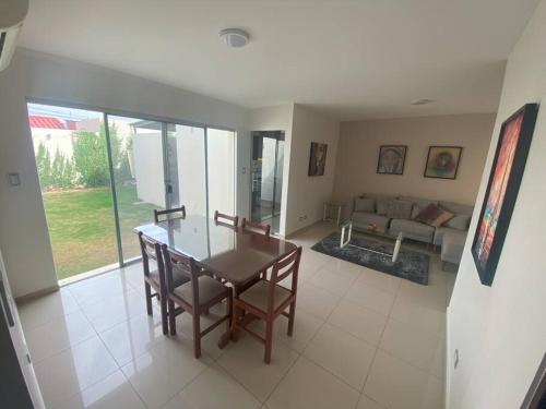 Hermosa casa en cond. privado