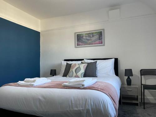 Birch, 7 Large Bedrm, Sleeps 14, Birmingham (fotografie 7)