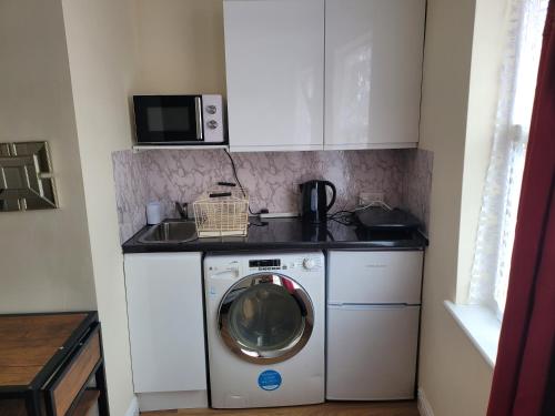 Lovely 1-Bed Studio in Reading