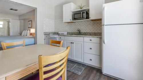 Palm Crest Resort Motel