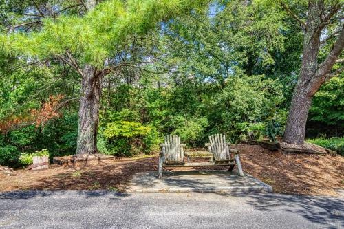 A Stones Throw Relax & Unwind Free attraction Tickets WIFI - image 6