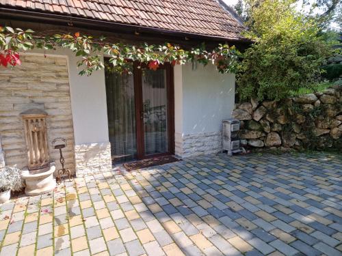Bran Studio, Bran