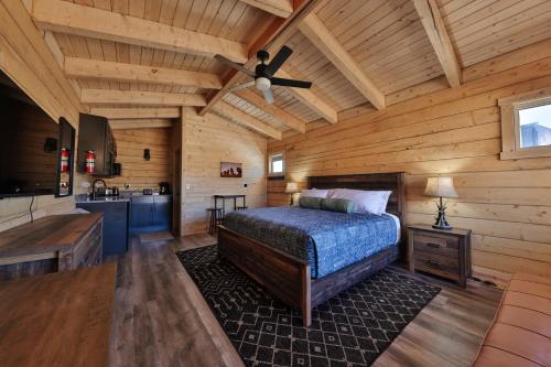 Pet Friendly Cabins in Hanksville Utah, Hanksville (UT), United States