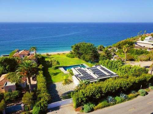 Malibu Paradise with Pool, Hot Tub, and Ocean Views - Accommodation - Malibu